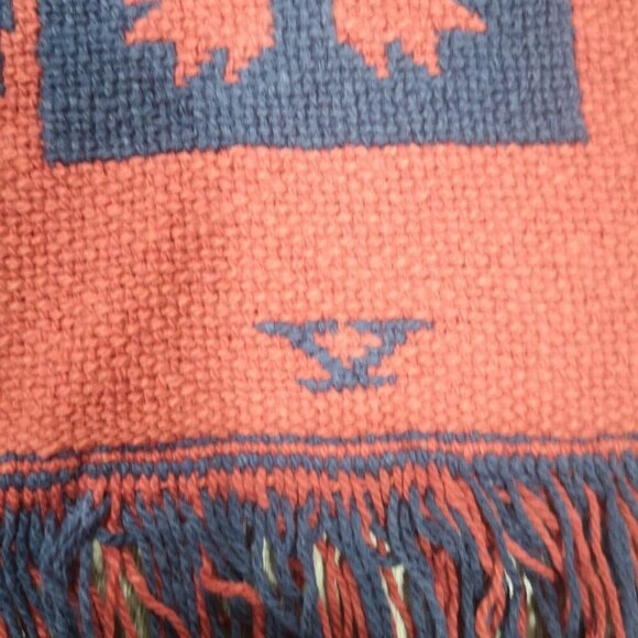 Woven unbranded Red & Navy Fringed Edges Throw/Blanket - Picture 3 of 3